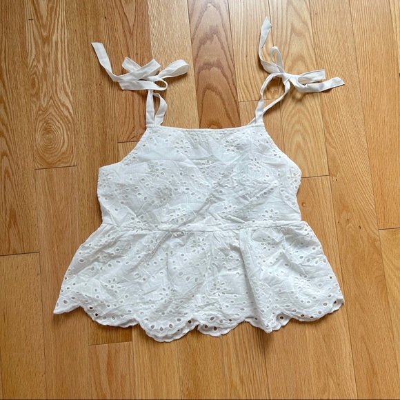 White lace top - Picture 1 of 1